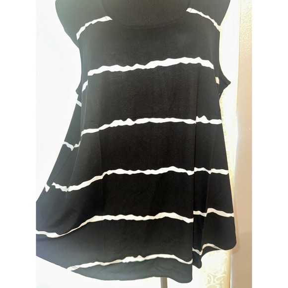 Zenana Womens Plus 1X Black White Striped Sleeveless Tank Top NEW- 1X - Picture 3 of 5